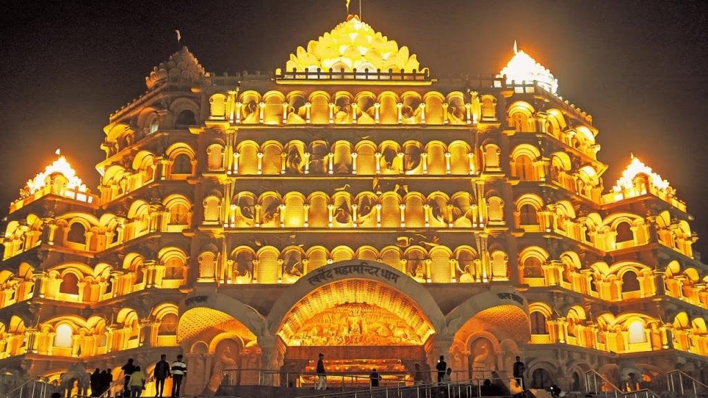 Swarved Mandir, Varanasi: A Spiritual Escape in the Heart of Banaras